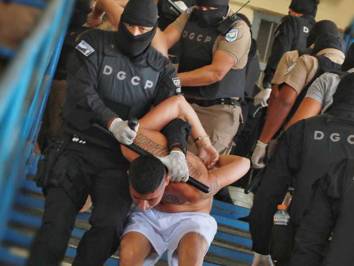 ONU denuncia ‘uso innecesario y uso excesivo de la fuerza’ en régimen de excepción de El Salvador
