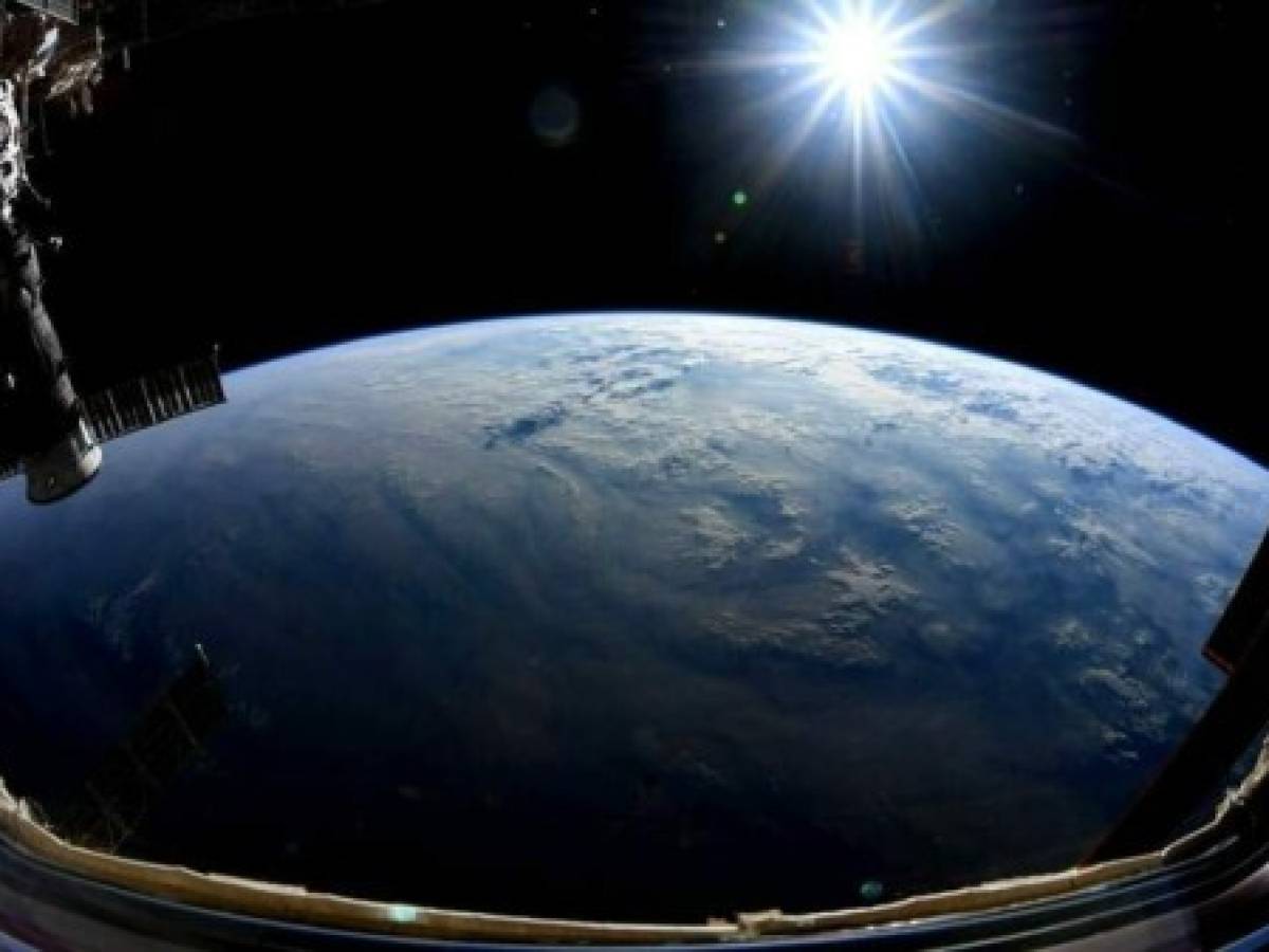 Módulo ruso Nauka se acopla con éxito a Estación Espacial Internacional