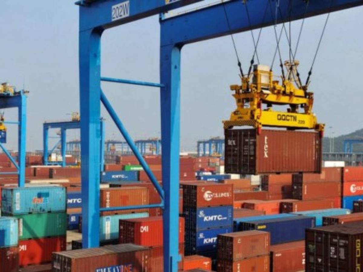 Escasez y alto costo de contenedores tiene en jaque el comercio global