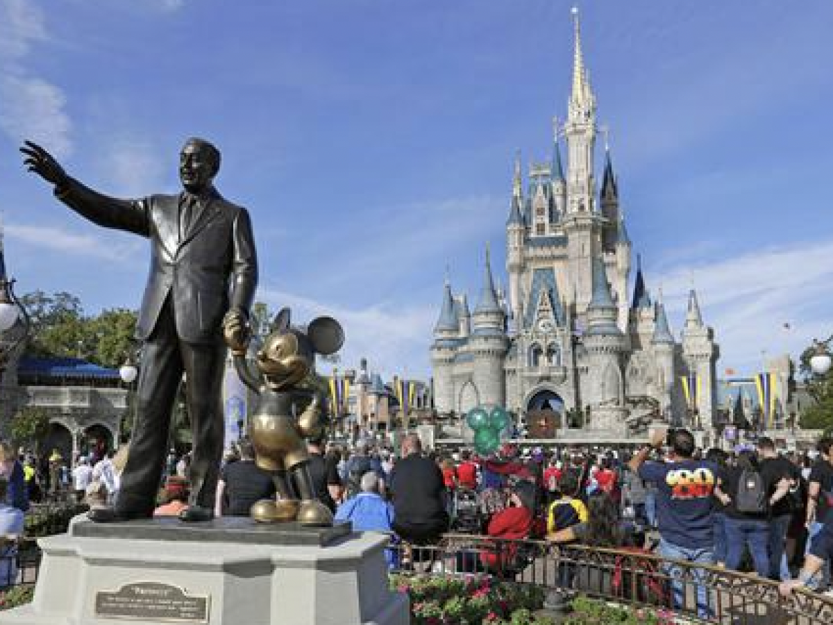 El gobernador de Florida pone fin al autogobierno de Walt Disney World