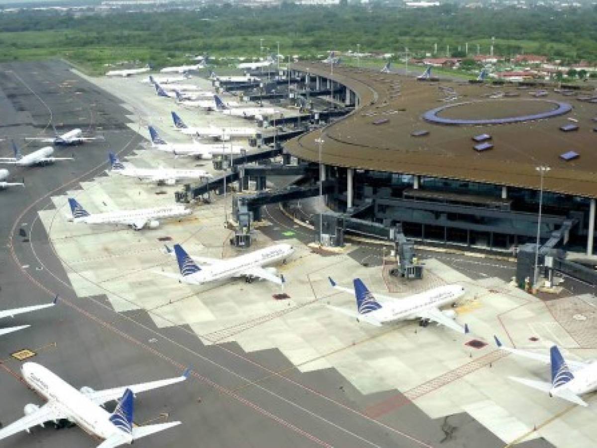Panamá amplía restricción de vuelos internacionales ante aumento de la covid-19