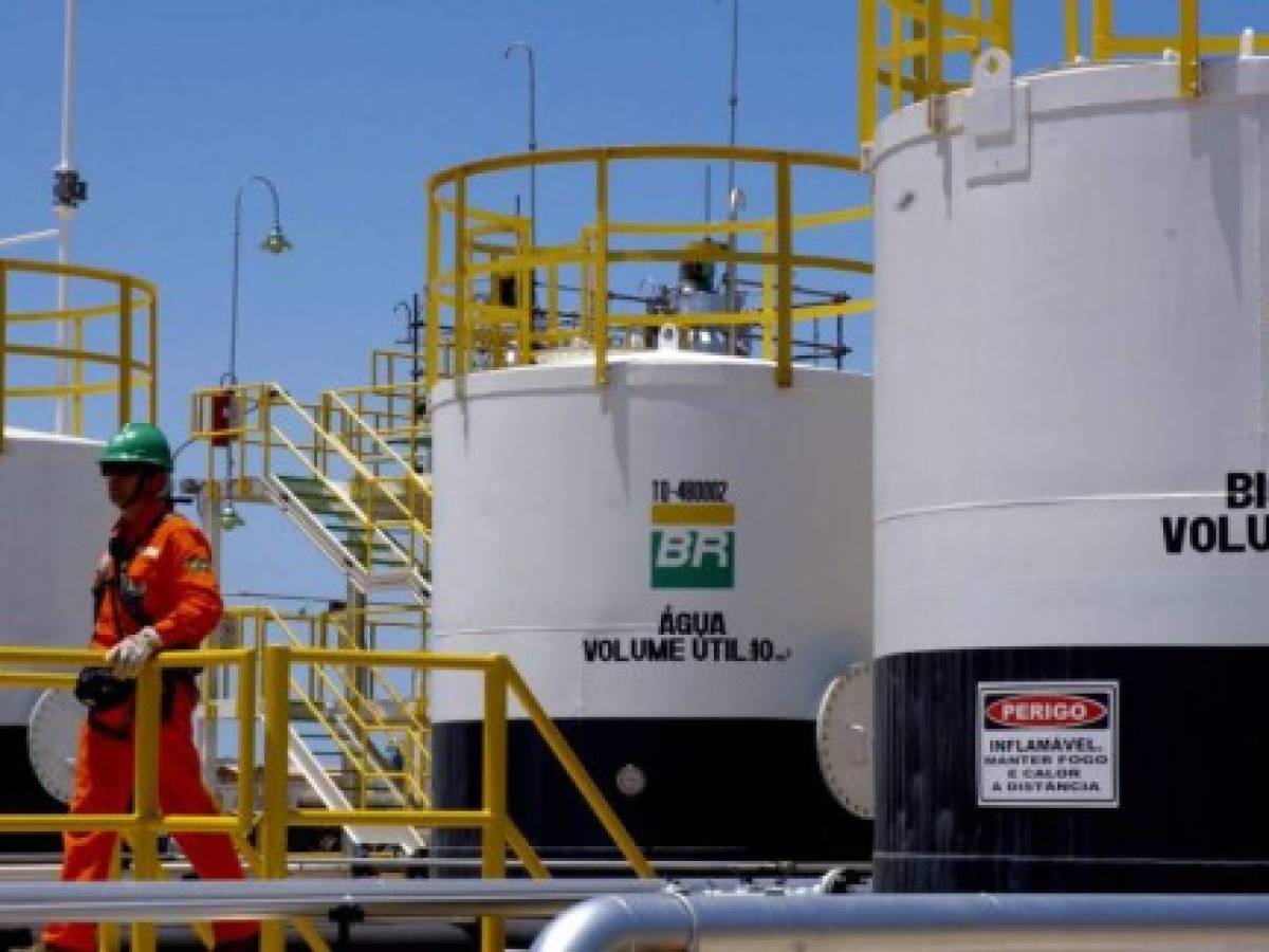 Crisis en Brasil perjudica más de lo esperado a Petrobras