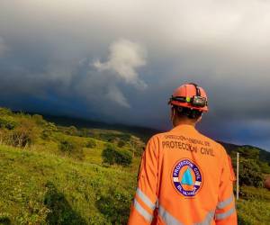 El Salvador: Emiten alerta verde para municipios cercanos a volcán Chaparrastique