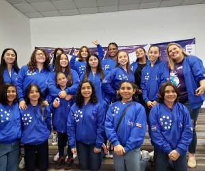 16 niñas de Costa Rica viajarán al Space Center de la NASA