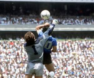 ¡A subasta! el balón del gol de “la mano de Dios” de Maradona