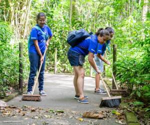 Parques Nacionales en Costa Rica se mantienen limpios gracias al voluntariado