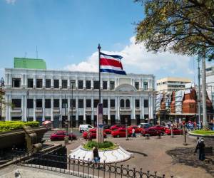 FMI insta a Costa Rica no suavizar límite al crecimiento del gasto público