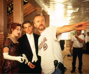 Ayer martes 1 de noviembre se cumplieron 25 años del estreno de “Titanic” en gran pantalla en el Festival de Cine Internacional de Tokio. Esta epopeya sobre el famoso naufragio que convirtió en “el rey del mundo” cinematográfico a su director, James Cameron, acumuló 11 Premios Oscar y a día de hoy es la tercera más taquillera de la historia.