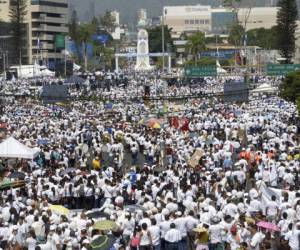 El presidente salvadoreño, Sánchez Cerén, dijo que solo en San Salvador marcharon 300.000 personas. (Foto: AFP).