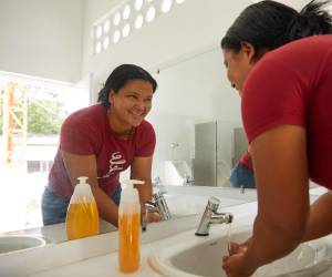 Kimberly-Clark invita a la reflexión sobre el desafío del saneamiento básico con la campaña “¿Dónde está el baño?”