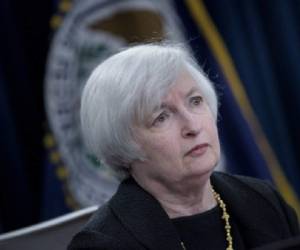 La presidente de la Fed, Janet Yellen, mencionó también la apreciación del dólar y estimó que todos esos factores 'podrían frenar la actividad económica de Estados Unidos'. (Foto: AFP).