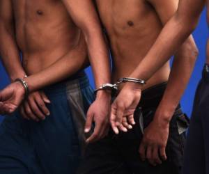 Según estimaciones de las autoridades, las pandillas cuentan con unos 72.000 miembros, 13.000 de los cuales están en prisión. (Foto: AFP)