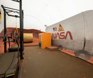 Dos mujeres y dos hombres son elegidos por la NASA para simular un año en Marte