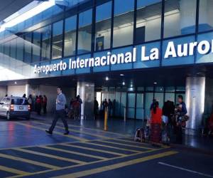Guatemala: Sector turístico señala múltiples fallas en el Aeropuerto Internacional La Aurora