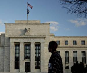 Fed en delicado equilibrio para contener inflación y evitar recesión