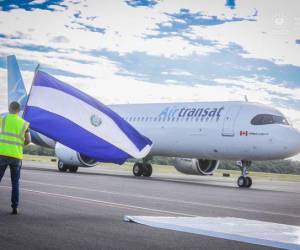 El Salvador recibe nueva aerolinea Air Transt