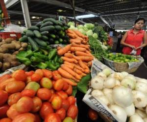 San Salvador.-07 072014Frutas, verduras y frijoles icrementan precios,Foto EDH. Lissette Monterrosa