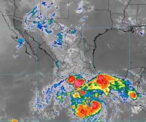 Huracán Bonnie causa fuertes lluvias en México