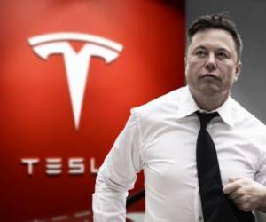 Elon Musk vende acciones de Tesla por casi US$7.000 millones