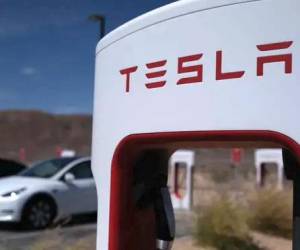 Tesla retira más de un millón de vehículos en EEUU por riesgo con vidrios eléctricos