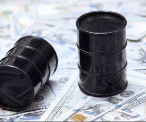 Fuerte caída de reservas comerciales de petróleo en EEUU: -7,1 millones de barriles