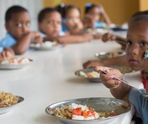 Educación alimentaria y nutricional en las escuelas es vital para combatir malnutrición en la región