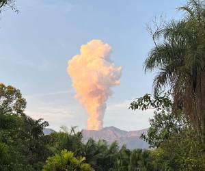 Costa Rica eleva alerta por volcán Rincón de la Vieja