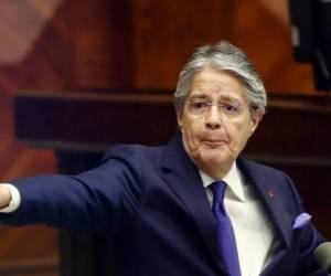Presidente de Ecuador disuelve la Asamblea Nacional en medio del juicio político en su contra