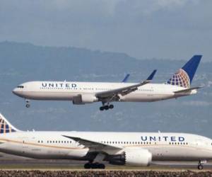 United Airlines afirma que inflación no afecta recuperación de demanda de pasajes