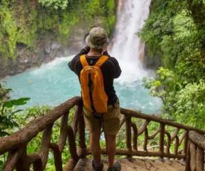 El Banco Central de Costa Rica prevé la recuperación del turismo entre el 2023 y el 2024