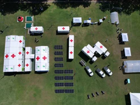 Vista aérea del Campamento de Nutrimóviles en acción.
