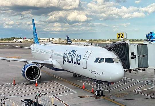 Crece la oposición a la compra de Spirit Airlines por parte de JetBlue Airways