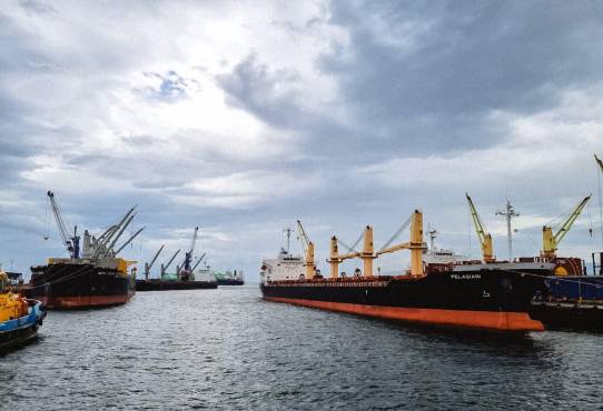 El Salvador: Suspenden operaciones en Puerto de Acajutla por oleaje