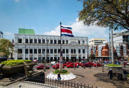 FMI insta a Costa Rica no suavizar límite al crecimiento del gasto público