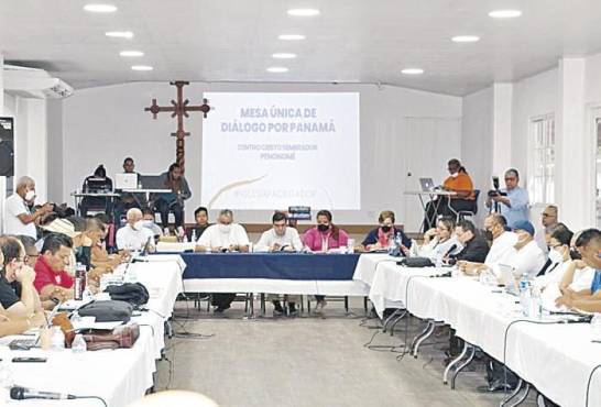 Panamá: disenso entre Gobierno y sociedad civil en mesa de diálogo