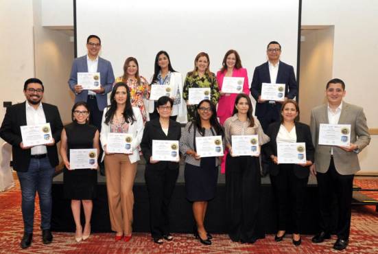 <i>20 empresas hondureñas fueron reconocidas con el Awards of Happiness por sus buenas prácticas en la felicidad organizacional. </i>