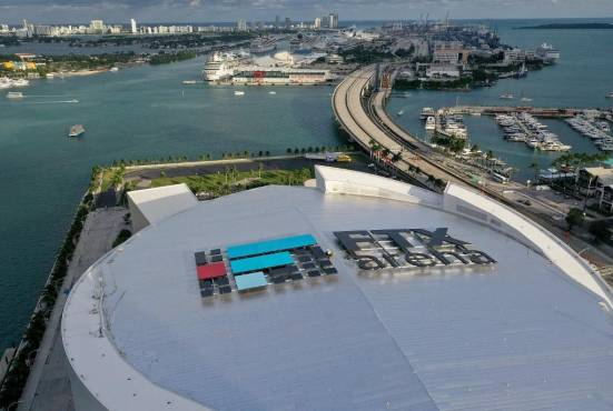 <i>MIAMI, FLORIDA - 18 DE NOVIEMBRE: En una vista aérea, el FTX Arena, que los Miami Heat llaman hogar el 18 de noviembre de 2022 en Miami, Florida. Fallout continúa después de que la firma de criptomonedas FTX solicitó la protección por bancarrota del Capítulo 11. (Foto de JOE RAEDLE / GETTY IMAGES NORTE AMÉRICA / Getty Images vía AFP)</i>