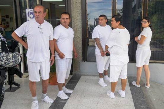 Detenidos por estampida en estadio de El Salvador serán enjuiciados de nuevo