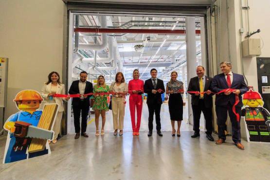 LEGO inaugura su fábrica más grande del mundo en México