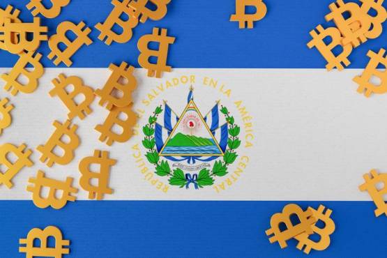 Anuncia plan de inversión de US$1.000 millones para minar bitcoin en El Salvador