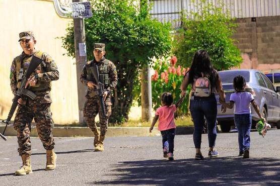 Defensa asegura falta capturar a unos 30.000 pandilleros en El Salvador