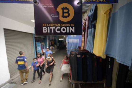 Entre polémica y expectativa, bitcoin cumple su primer año de curso legal en El Salvador
