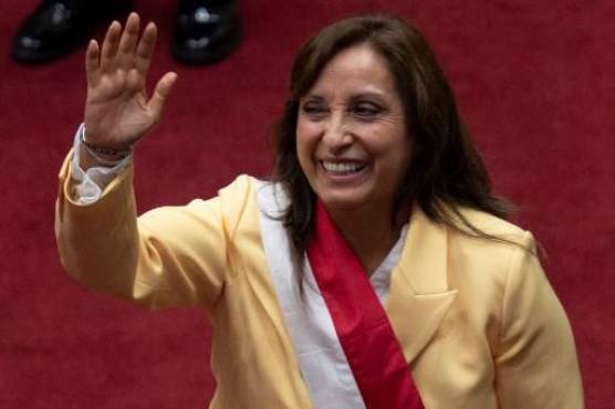 Vicepresidenta Dina Boluarte asume el mando en Perú
