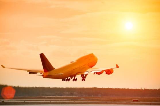 ¿Cómo afectarán las altas temperaturas su próximo viaje en avión?
