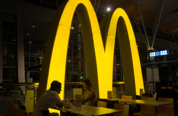Medios: McDonald’s anunciaría plan de despidos