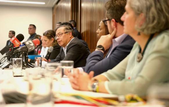 Colombia: Petro llega a la Presidencia con gabinete ministerial incompleto