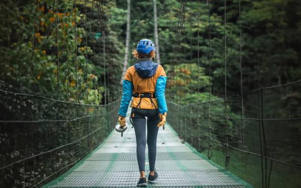 Treetopia, la aventura de los puentes colgantes en la copa de los árboles en Costa Rica