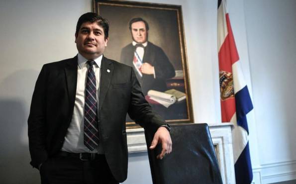 Presidente de Costa Rica espera que su sucesor ‘no eche para atrás’ sus avances