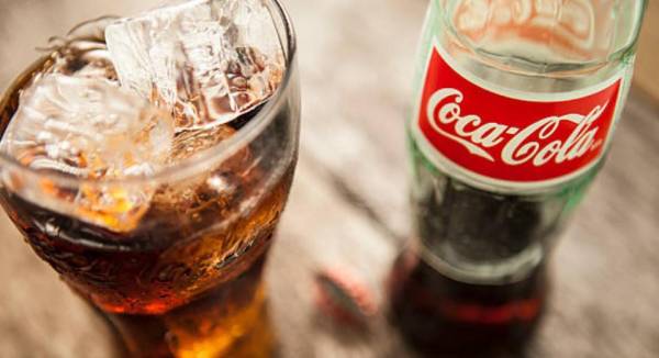 Coca-Cola mejora sus resultados gracias a la venta de gaseosas, jugos y cafés fríos