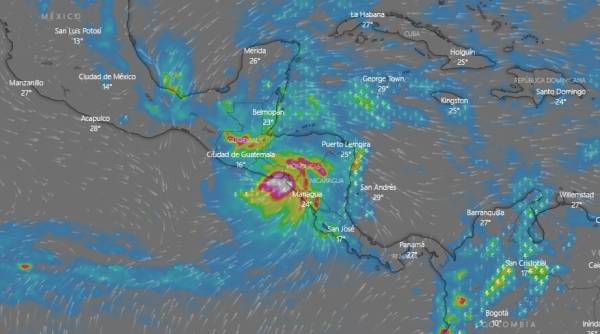Tormenta Julia llega al Pacífico, El Salvador y Guatemala en alerta